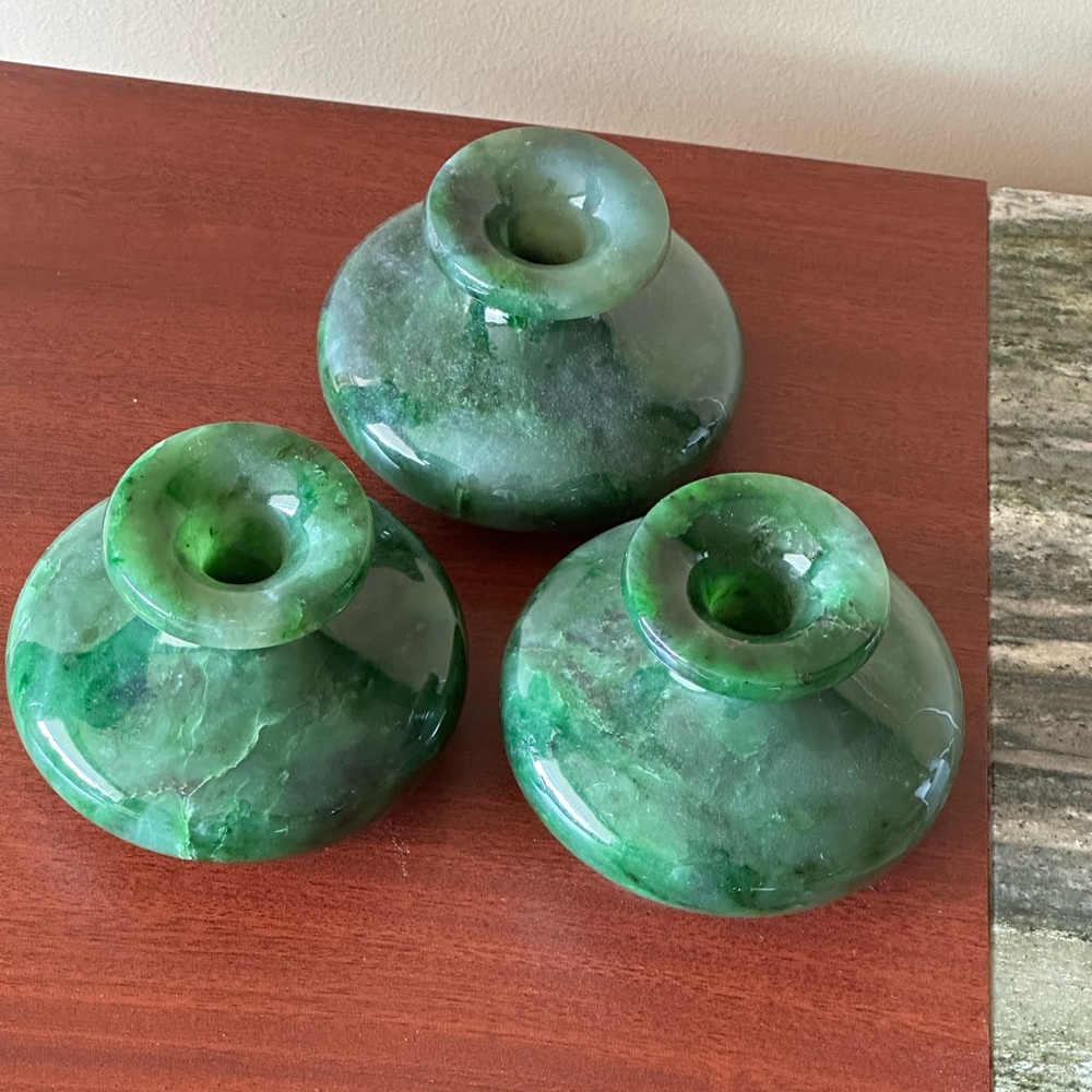 Antique1970s Vintage Russian
Siberian Jade Stone Vases In a rich "spinach"green - Picture 9 of 15